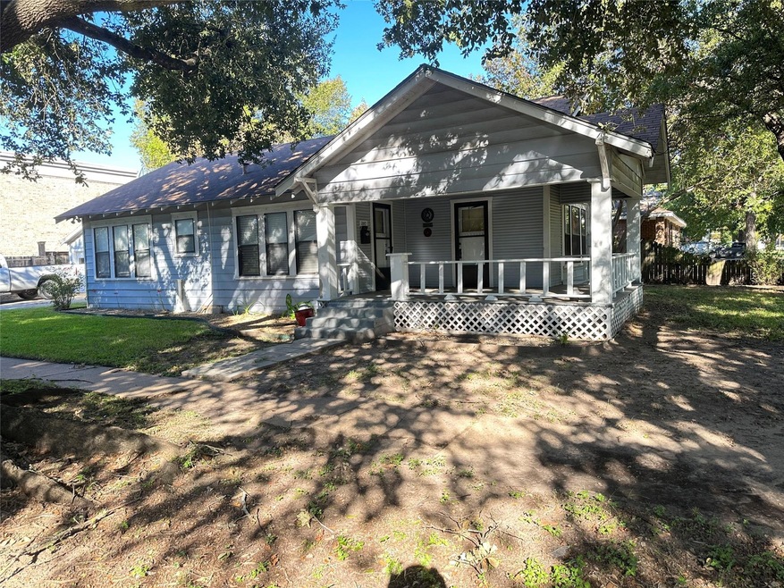 207 S Gaines St, Ennis, TX 75119 - photo 1