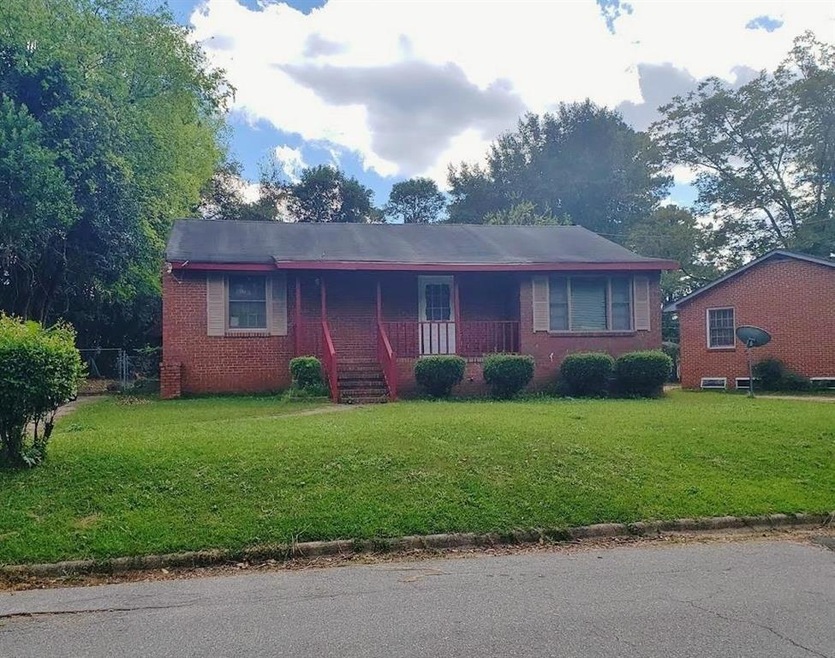 1334 Lakeview Dr, Macon, GA 31206 - photo 1