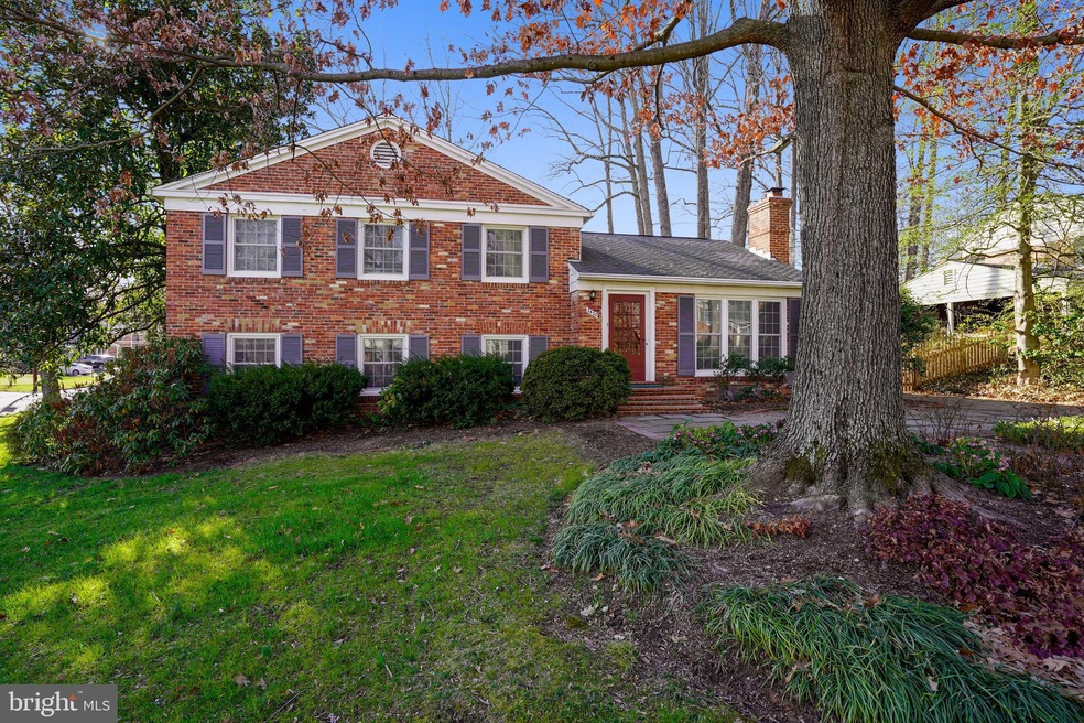 2420 Barbour Rd, Falls Church, VA 22043 - photo 1