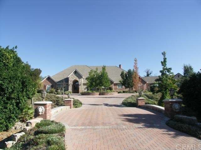 TEMECULA WINE COUNTRY ESTATE