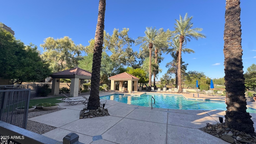 4925 E Desert Cove Ave unit 350, Scottsdale, AZ 85254 - photo 1