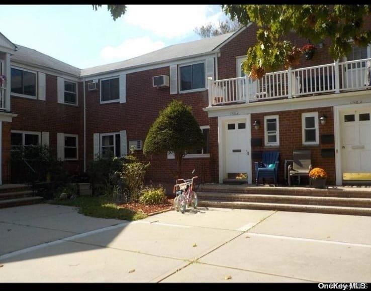 74-10 260th St, Glen Oaks, NY 11004 - photo 1