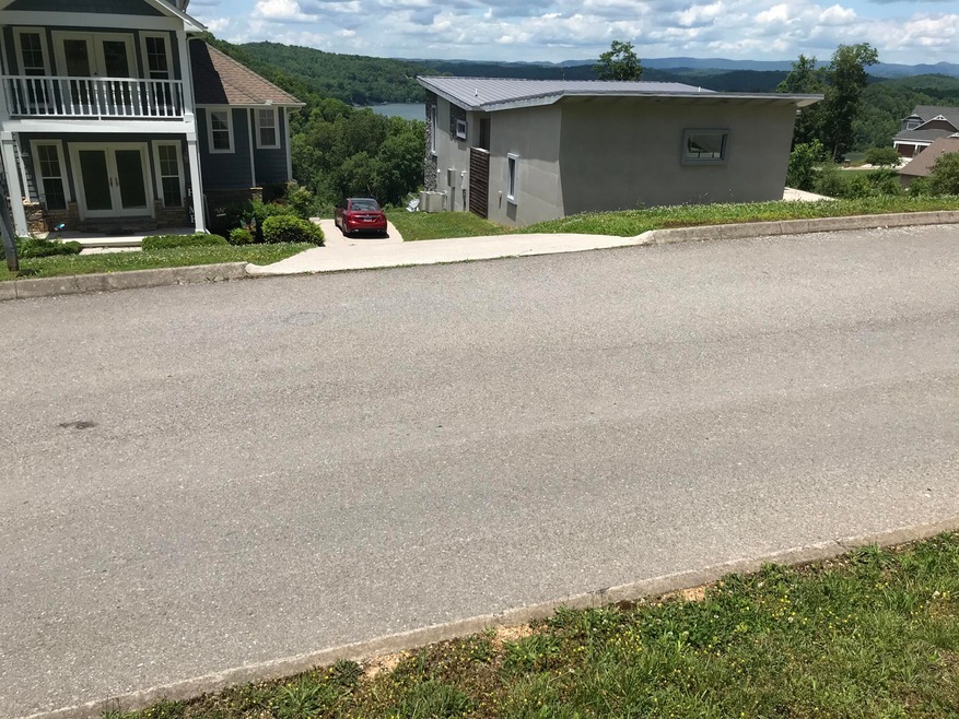 06CD94D3-76C5-43D6-96C2-2C400E62F8CF