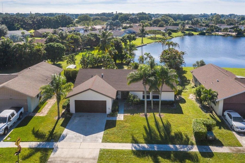 9554 Lancaster Place, Boca Raton, FL 33434 - photo 1