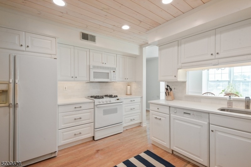 7 Heritage Dr, Chatham Township, NJ 07928 - photo 1