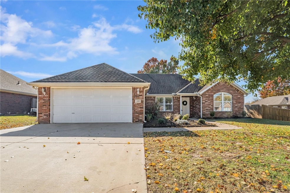 132 Fox Run Cir, Centerton, AR 72719 - photo 1