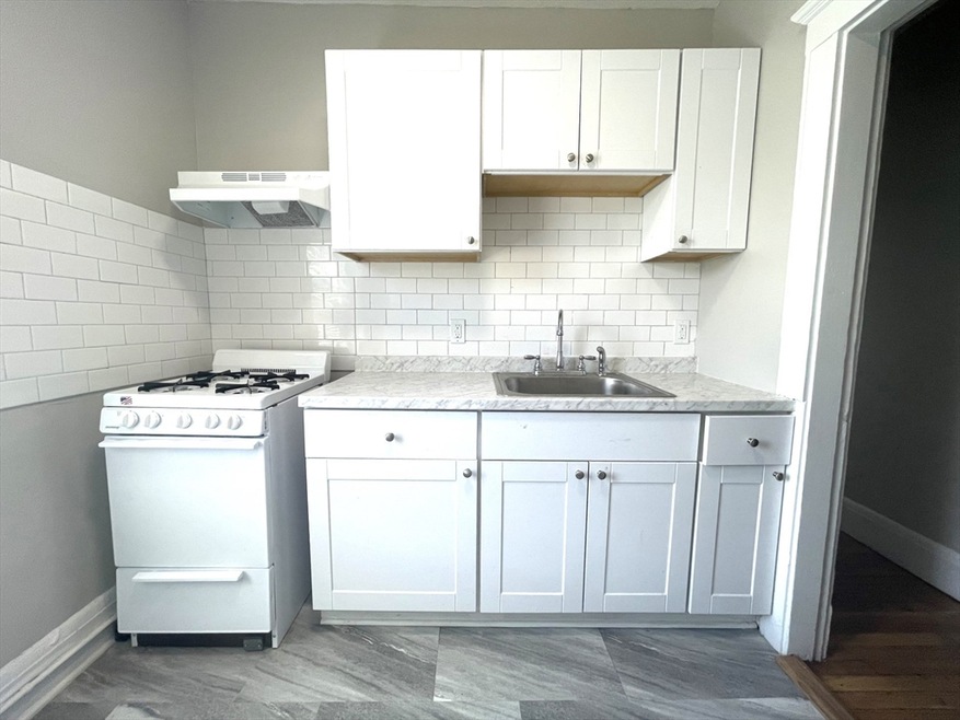 15 Huss Ct unit 307, Lynn, MA 01905 - photo 1