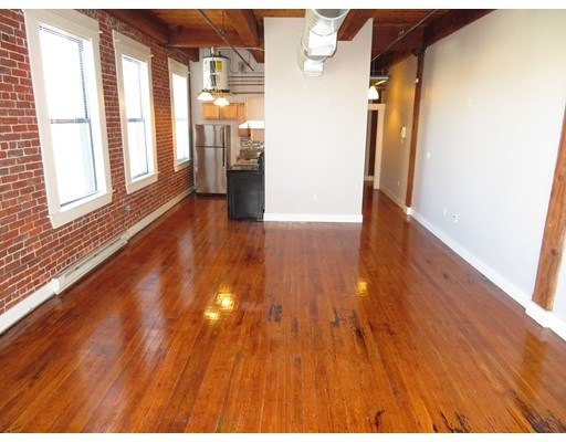 49 Munroe St unit 3, Lynn, MA 01901 - photo 1