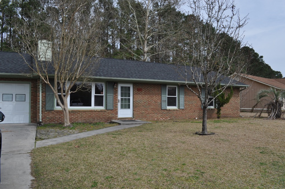 607 Walden Place, Jacksonville, NC 28546 - photo 1