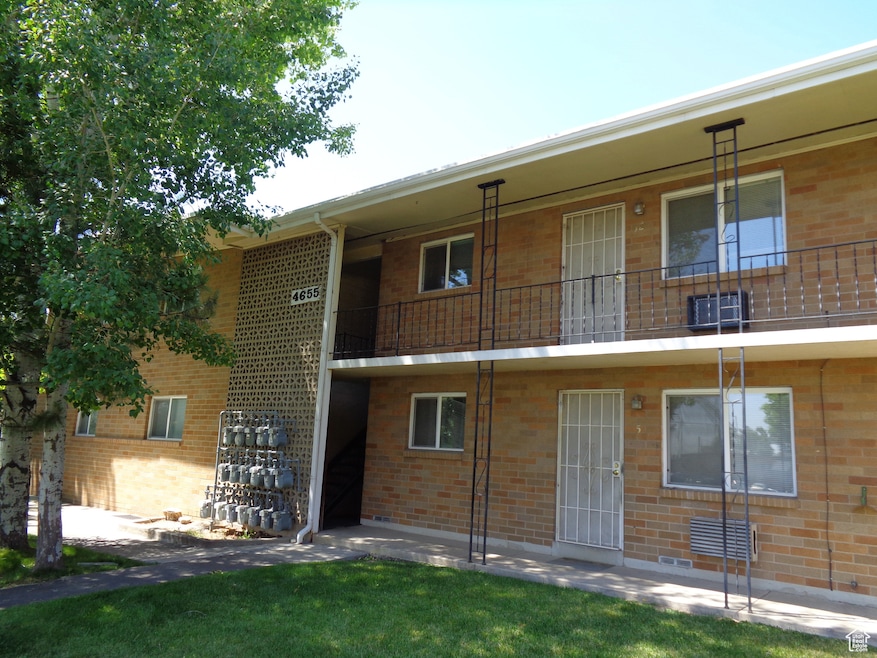 4655 S Locust Ln unit 16, Salt Lake City, UT 84117 - photo 1