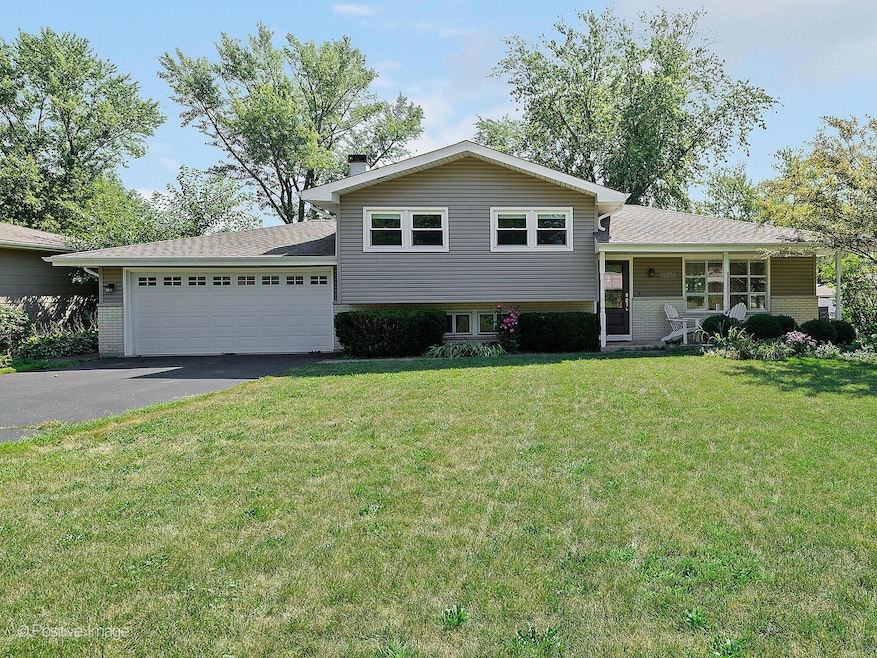 5735 Virginia Ave, Clarendon Hills, IL 60514 - photo 1