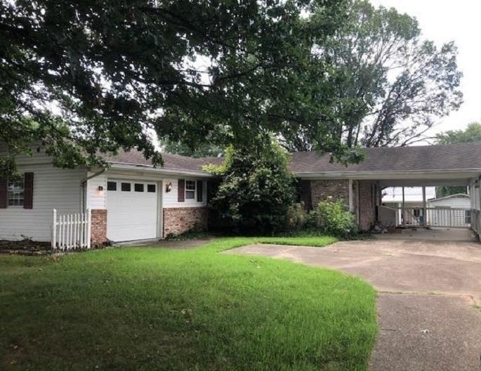 1536 Elmhurst Dr, Worthington, KY 41183 - photo 1