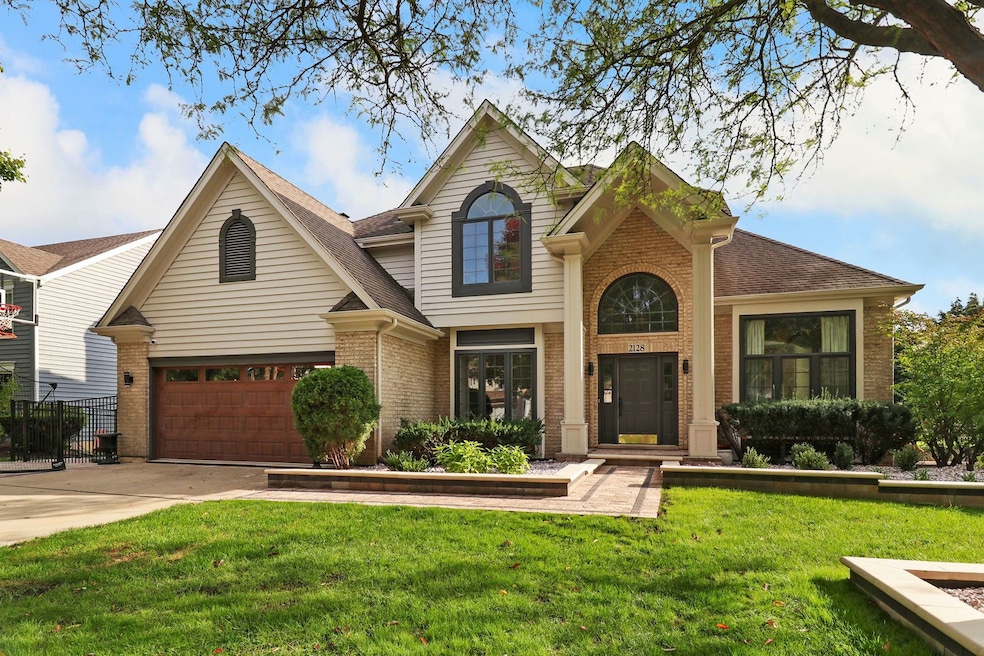 2128 Yellowstar Ln, Naperville, IL 60564 - photo 1