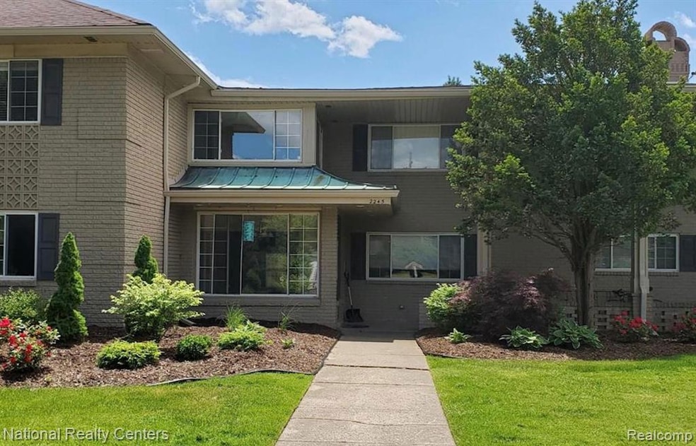 Stratford Village 1 Bedroom Condo