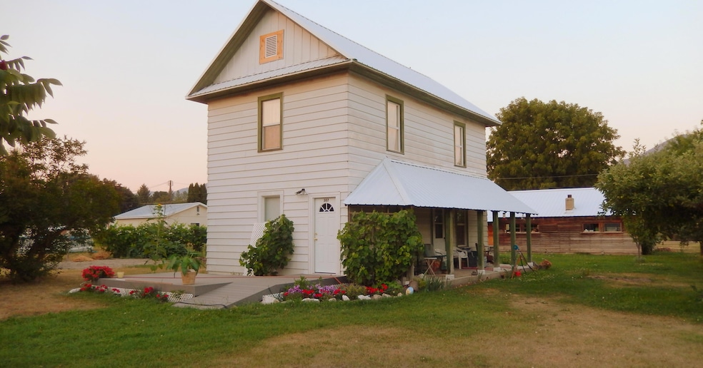 307 S Center St, Chewelah, WA 99109 - photo 1