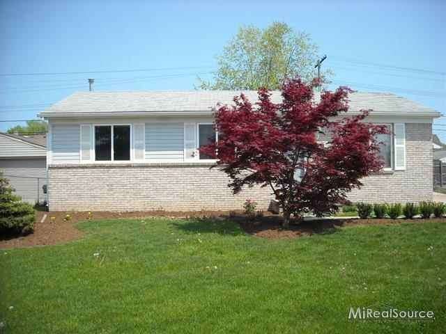 25530 Lehner Ct, Roseville, MI 48066 - photo 1