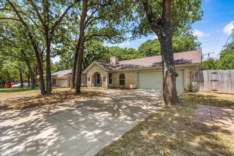 421 Twin Creek Dr, Hurst, TX 76053 - photo 1