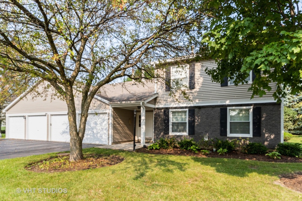 320 Newport Ln unit B2, Bartlett, IL 60103 - photo 1