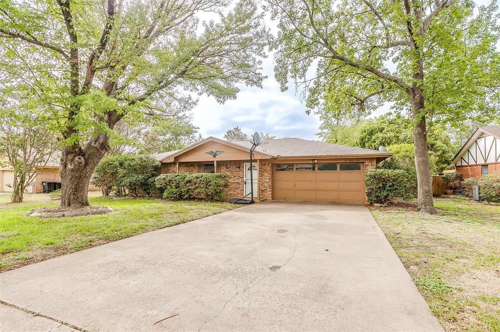 1023 Princeton Place, Cleburne, TX 76033 - photo 1