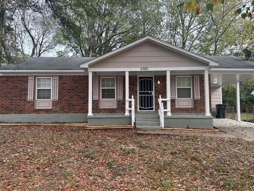 View of front facade with a porch