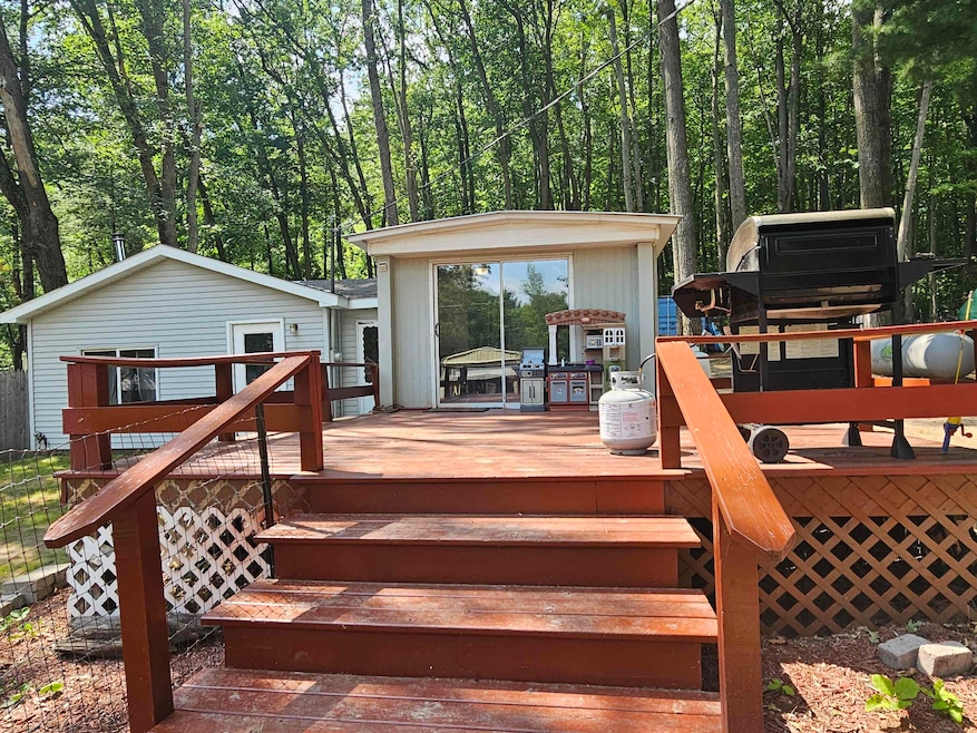 632 Pine St, Harrison, MI 48625 - photo 1