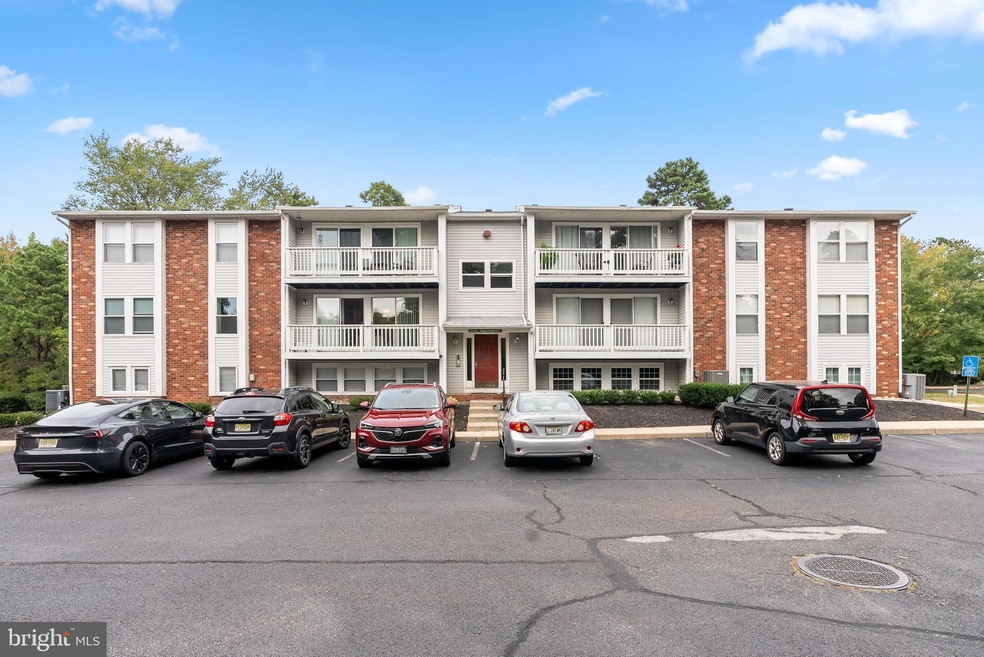 81 Sweetfern Ct unit 81, Marlton, NJ 08053 - photo 1
