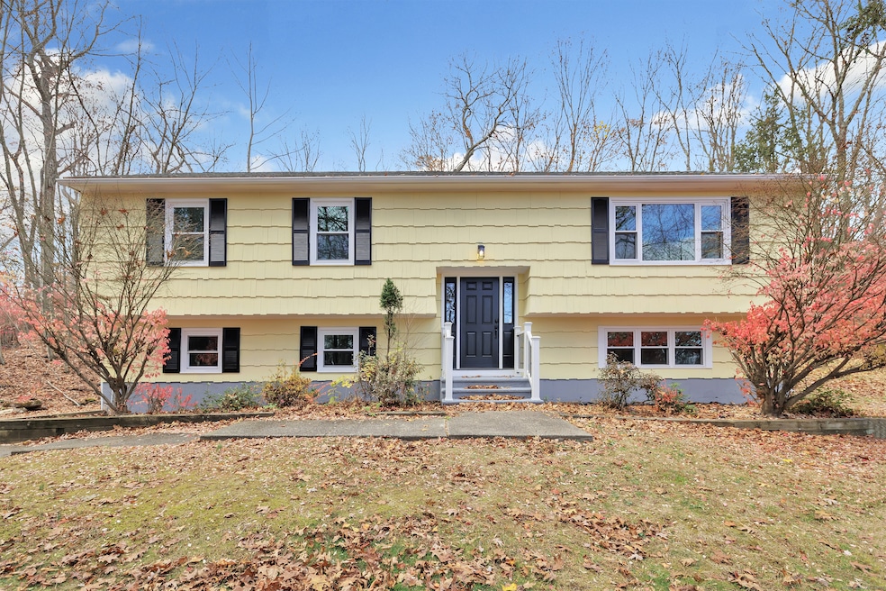 76 Dorman Rd, Oxford, CT 06478 - photo 1