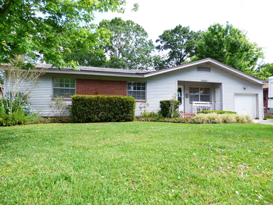 6227 Graves St, Jacksonville, FL 32210 - photo 1