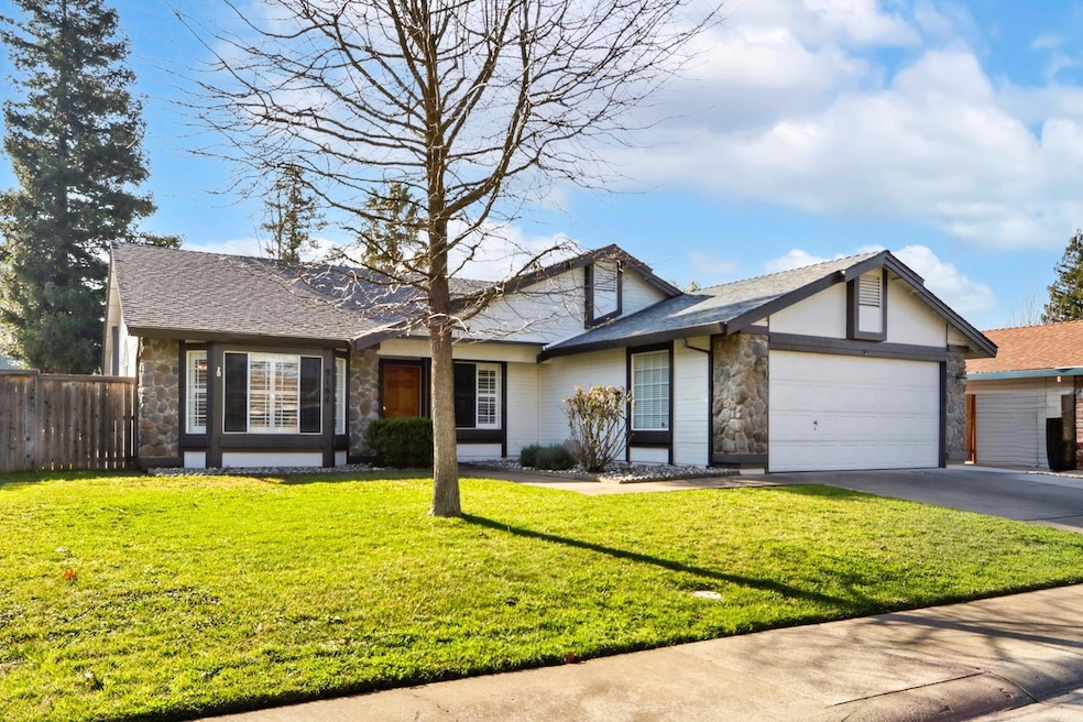 Sold $649,900 • Co-Listing Agent