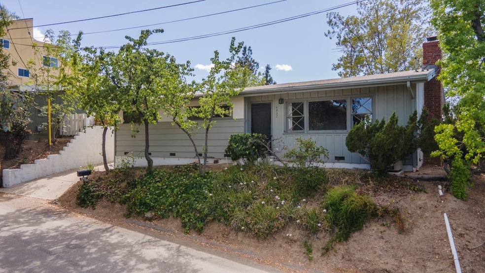 4937 Alatar Dr, Woodland Hills, CA 91364 - photo 1