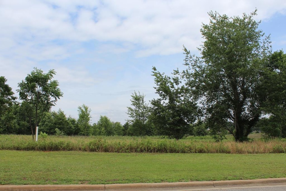 193 Stonegate Ln, Albany, GA 31721 - photo 1