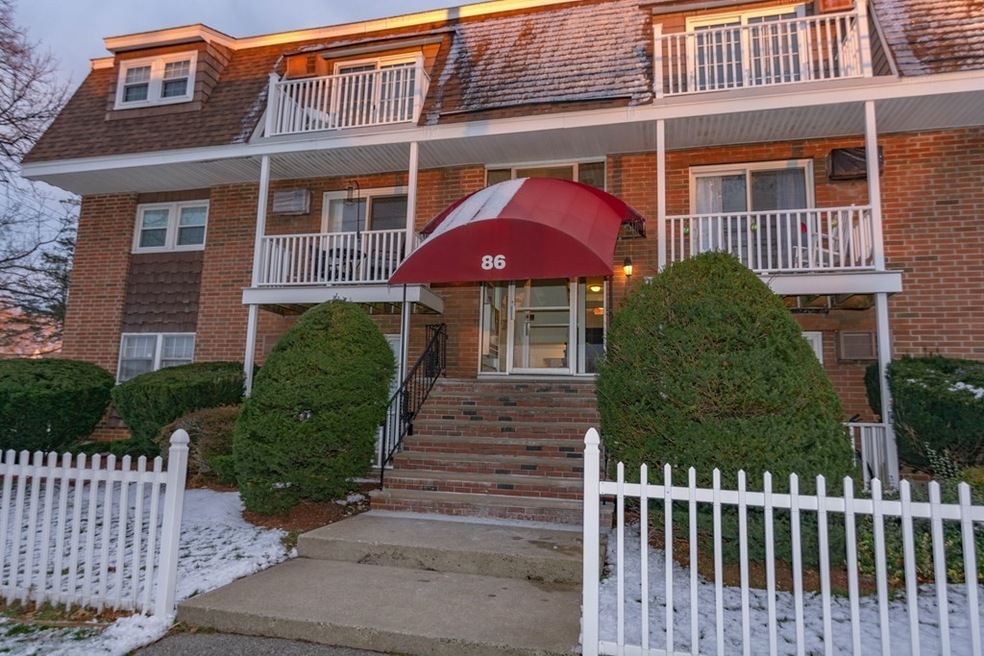 86 Beacon St unit 3, Lawrence, MA 01843 - photo 1
