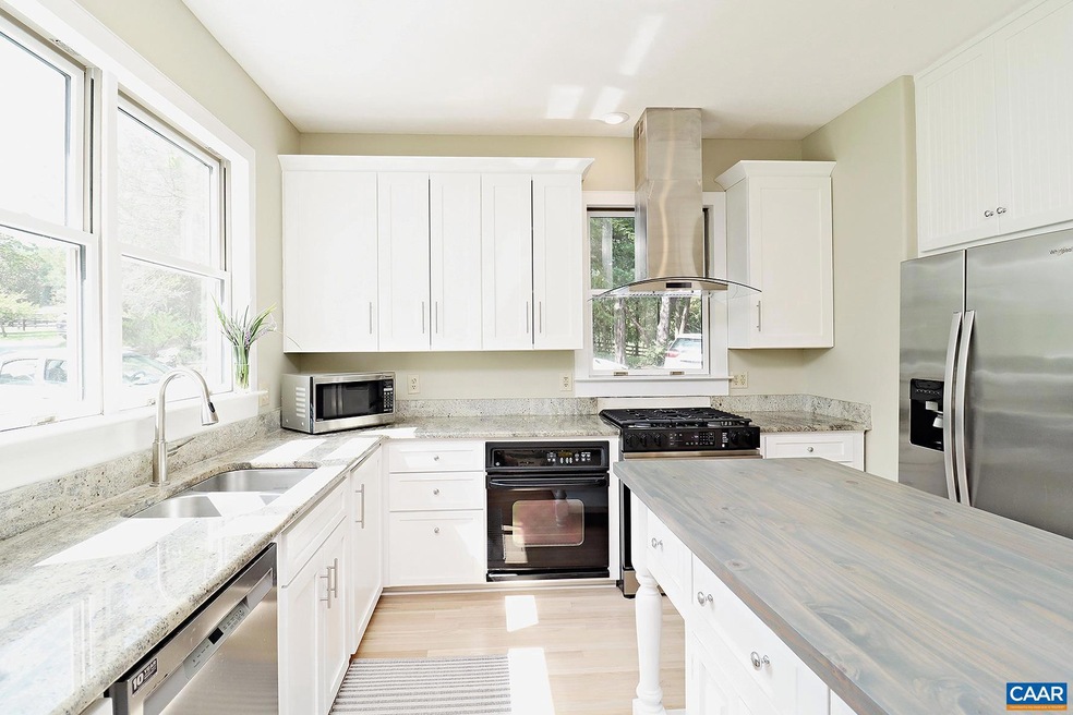 6285 Jarmans Gap Rd, Crozet, VA 22932 - photo 1