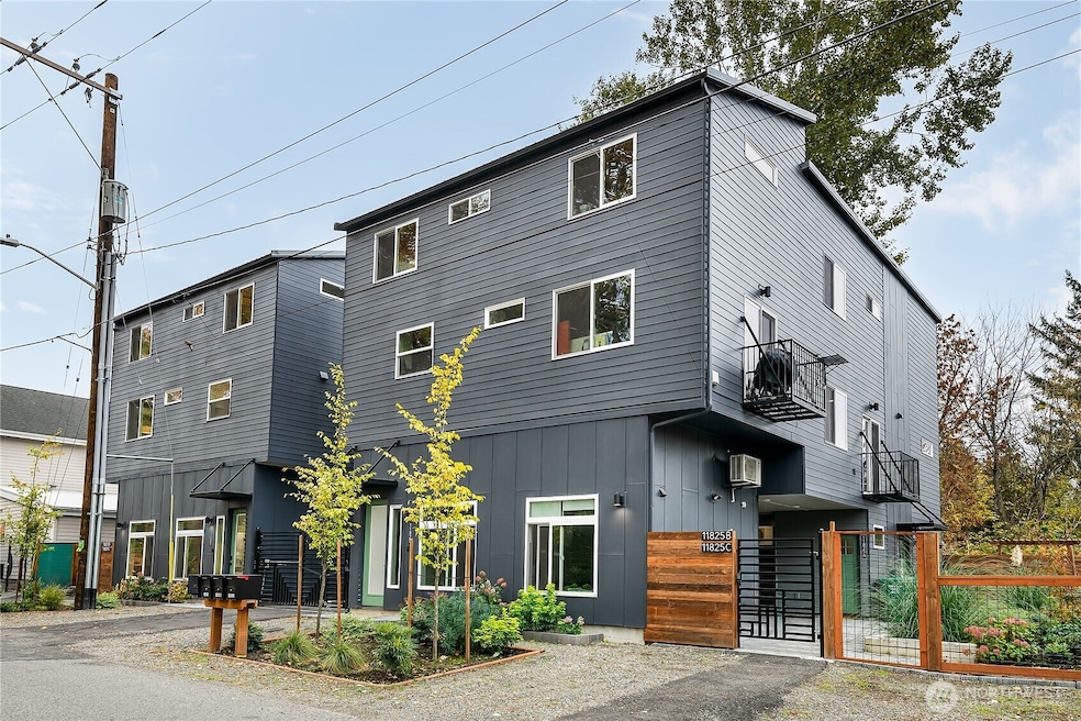 11831 59th Ave S unit A, Seattle, WA 98178 - photo 1
