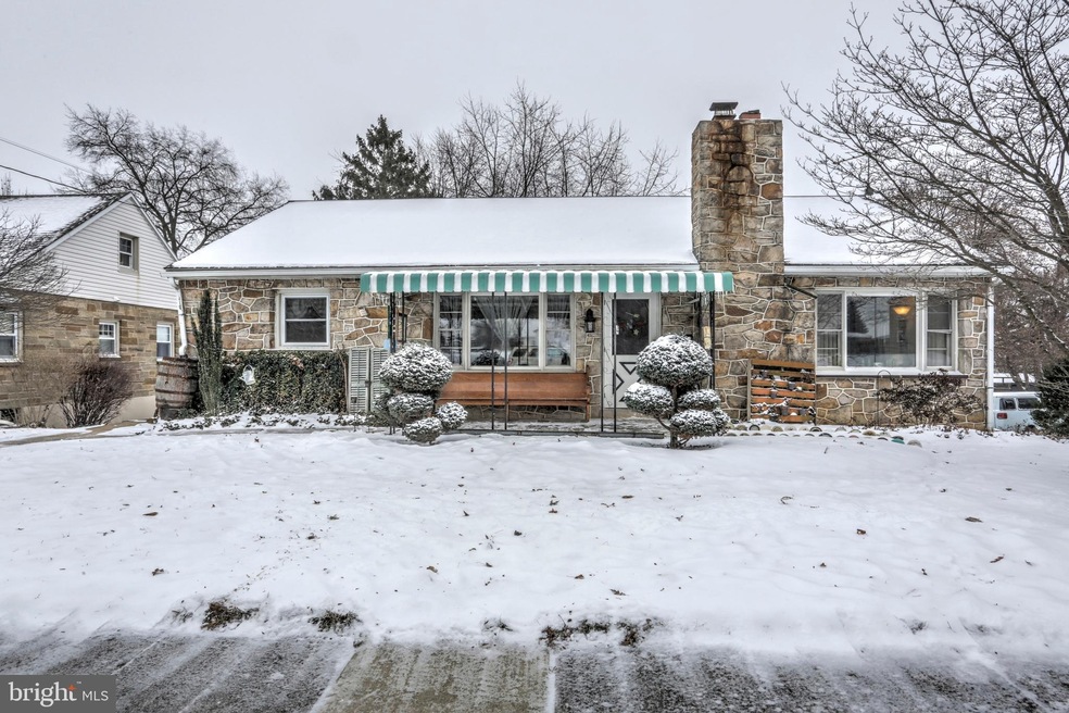 194 Hillcrest Rd, New Holland, PA 17557 - photo 1