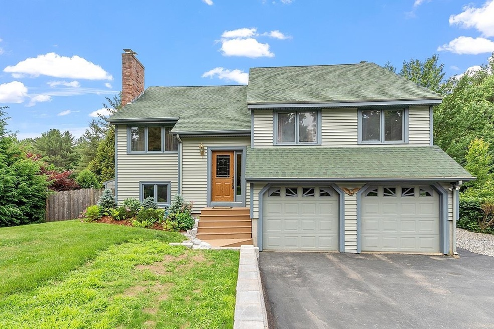 17 Woodside Dr, Londonderry, NH 03053 - photo 1