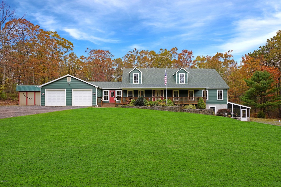 195 Fox Ridge Park Dr, Greeley, PA 18425 - photo 1