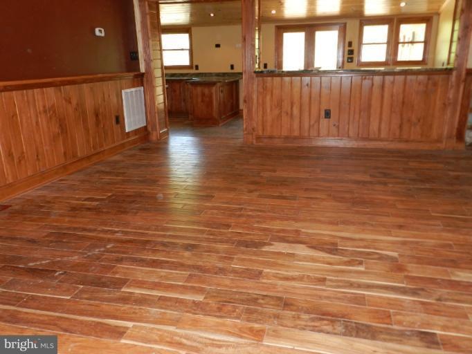 8200 Lake Shore Dr, Manassas, VA 20112 - photo 1