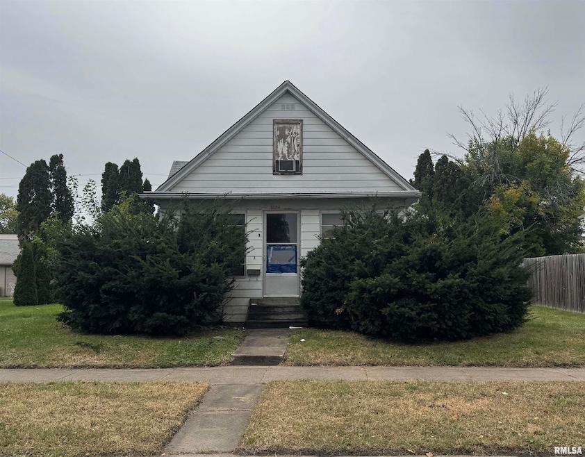 1534 39th St, Rock Island, IL 61201 - photo 1