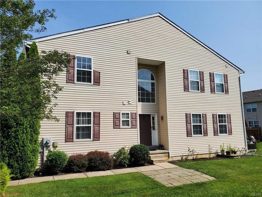 6824 Lincoln Dr, Macungie, PA 18062 - photo 1