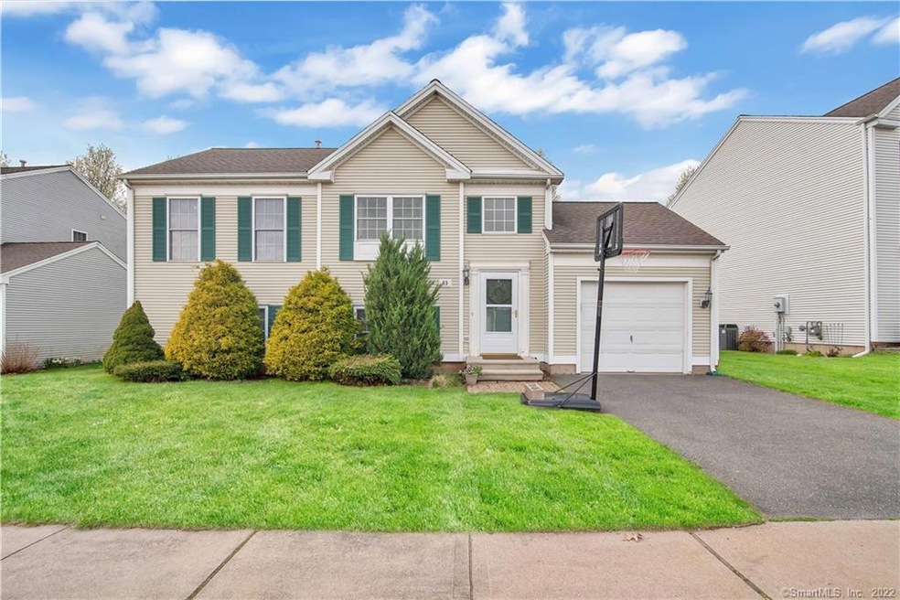 Welcome to 35 Mountain Laurel Way!