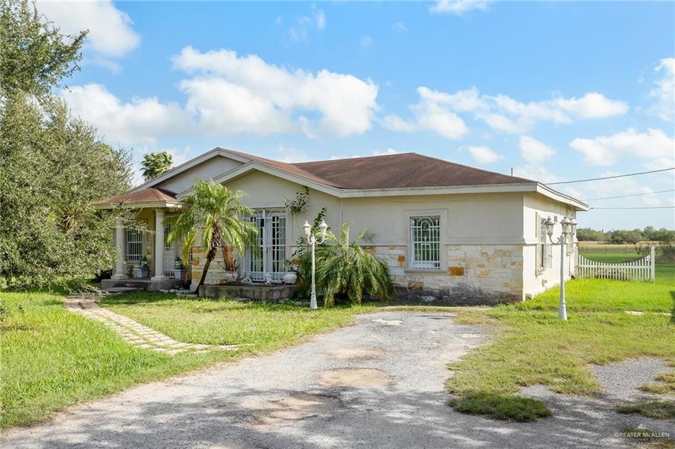 4532 N Mile 4 W unit W, Weslaco, TX 78599 - photo 1