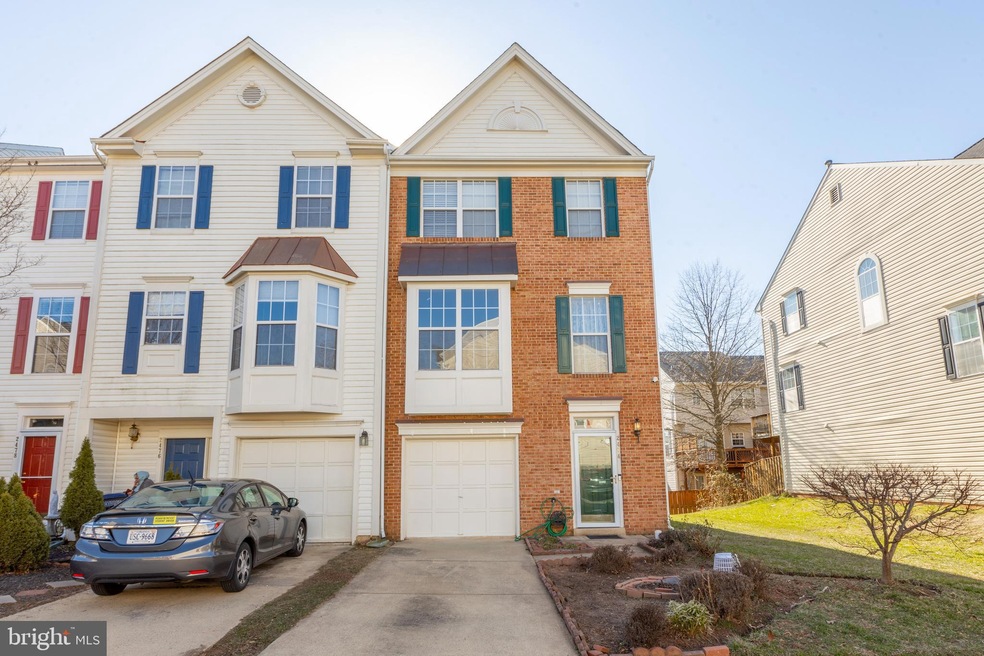 2474 Laura Mark Ln, Herndon, VA 20171 - photo 1