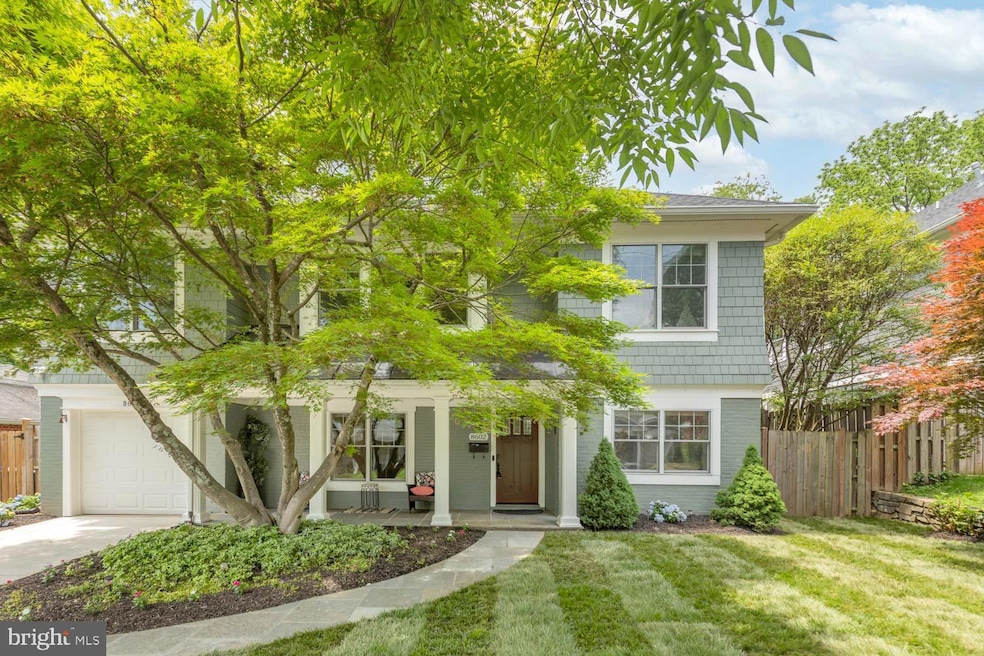 8602 Woodbrook Ln, Chevy Chase, MD 20815 - photo 1
