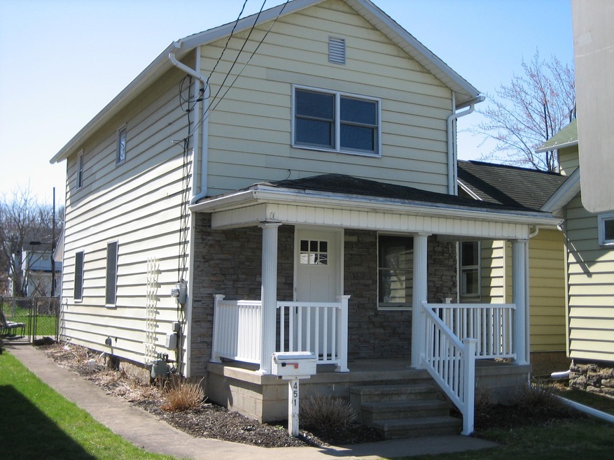 451 Hickory St, Peckville, PA 18452 - photo 1