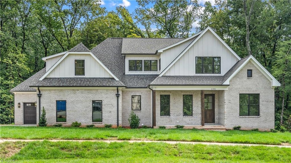 Sold $1,049,500 • Co-Listing Agent