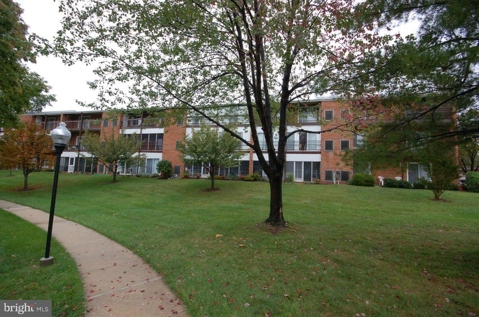 3500 Forest Edge Dr unit 2E, Silver Spring, MD 20906 - photo 1