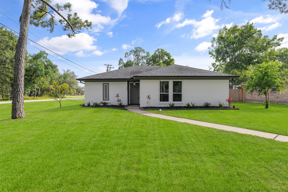Welcome  home to 601 Francis Court~ Situated on a