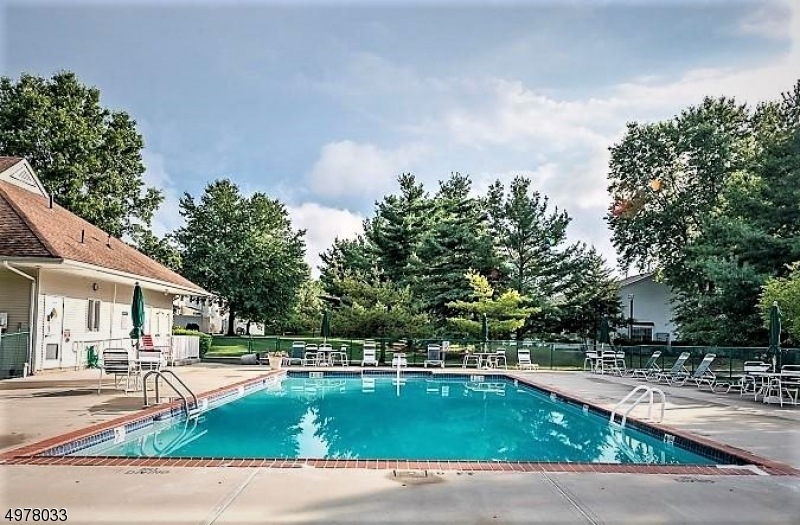 11 Crabapple Ln, Franklin Park, NJ 08823 - photo 1