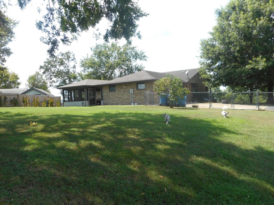 136 Chisholm Trl Forsyth, MO 65653 (10)